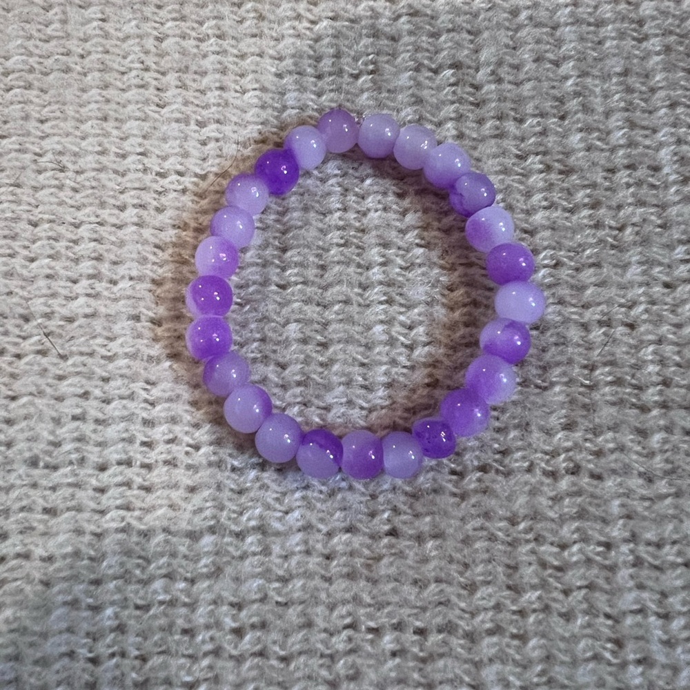 💜HP💜 Lot of Two Handmade Children’s Purple Beaded Bracelets, Size 5.5” - Picture 5 of 7